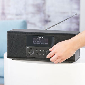 De Hama DR1400 DAB+ Radio is eenvoudig te bedienen met de knoppen.