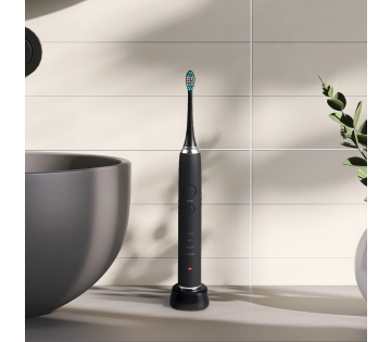 De MyCare+ Sonische Elektrische Tandenborstel heeft een modern, zwart ontwerp. 